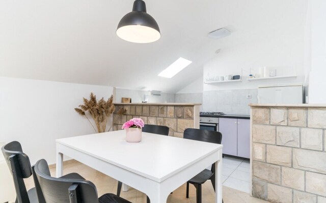 Nice Home in Slano With Wifi and 2 Bedrooms