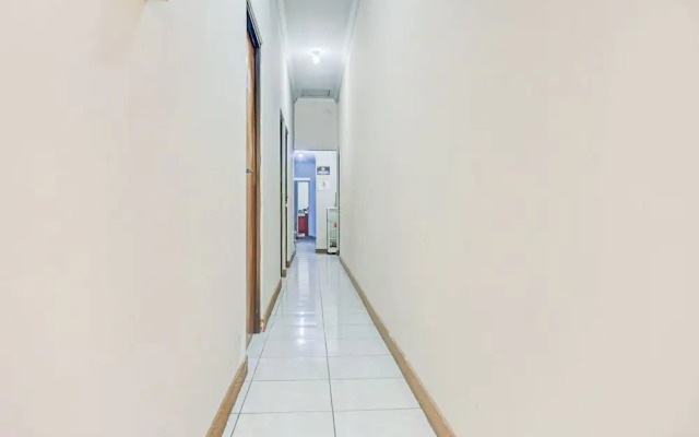 OYO 90359 Sbh Residence