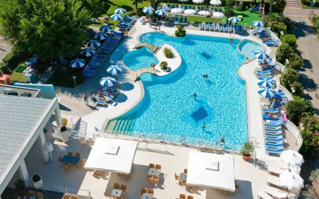 Majestic Beach Hotel & Wellness