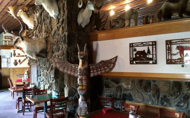 Totem Hotel and Suites