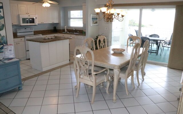 Jamaica Royale 204 - 2 Br Condo