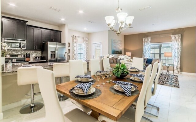 Luxury Disney 5 Bedroom Townhouse
