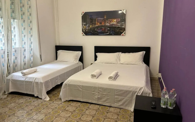 Venice Night 25 Family Room D