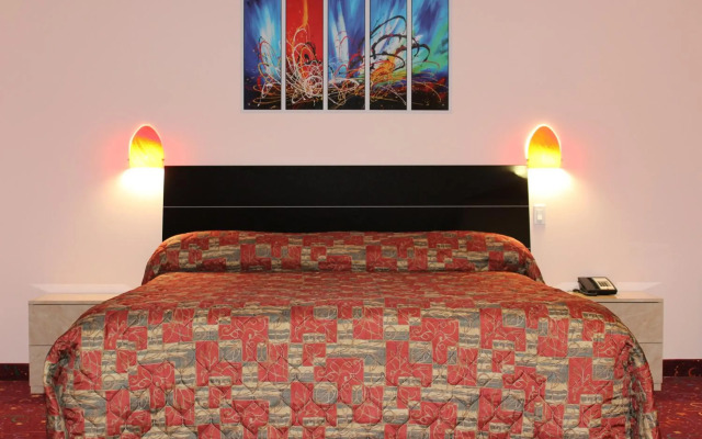 Crystal Star Inn Edmonton Airport