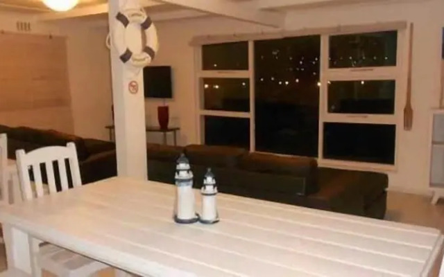 Saldanha Bay Accommodation - Hostel