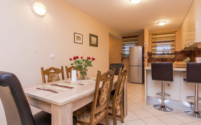 Comfortable Apartment in Zadar With TV