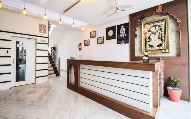 OYO 28253 Jmd Palace