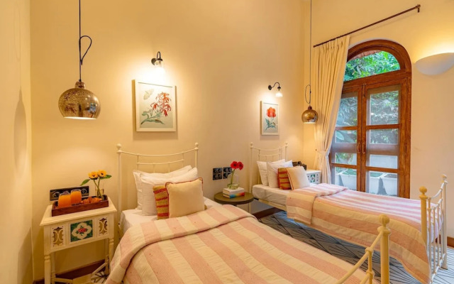 Loto Bianco by Hireavilla -4br w Pvt Pool Siolim