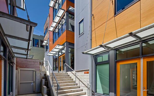 Island Inn at 123 West