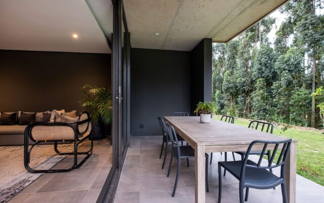 The Woods Luxury Homes - Elaleni Estate