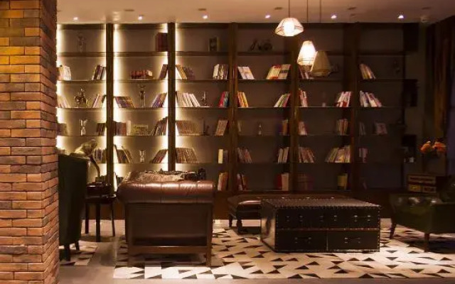 James Joyce Coffetel (Yancheng Helan Huahai)