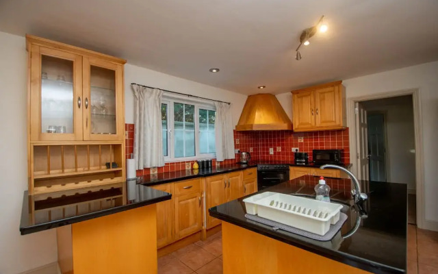 Bradog House - Beautiful 4 Bedroom House in Central Bundoran