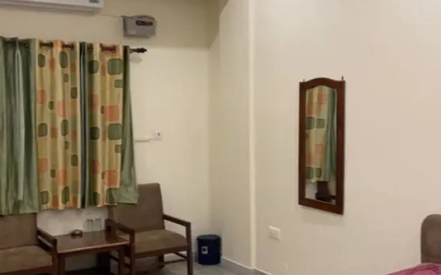 Goroomgo Ashoka Dehradun
