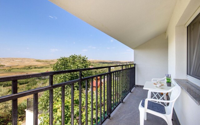 Awesome Apartment in Vlasici With 1 Bedrooms and Wifi