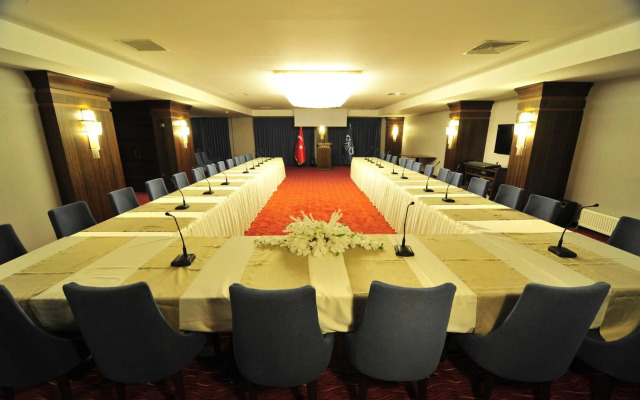 Grand Cenas Hotel