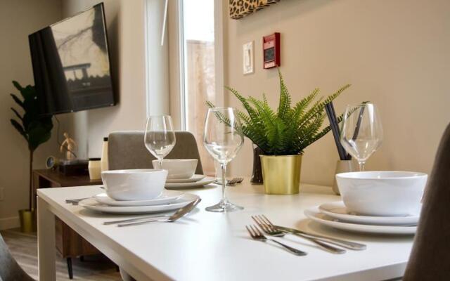 Premium Modern Condo Top Location 2Bed