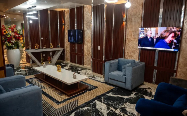 Golden Tulip Crown Prince Hotel