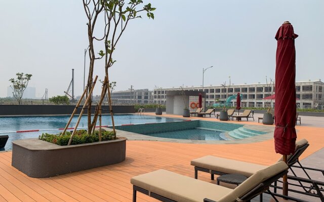 Nice And Elegant Studio At Osaka Riverview Pik 2 Apartment