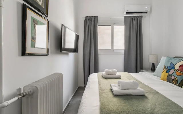 Artsi - 3BR Apt w Balcony in Athens