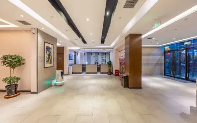 Homeinn Plus Hotel (Jiayuguan Yingbin West Road)