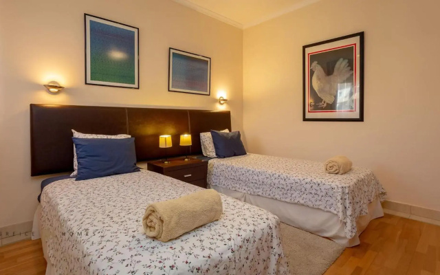 Greice Homes-Luxury 2 bed en-suite south facing & Golf view