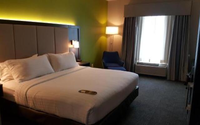 Holiday Inn Express Pearland