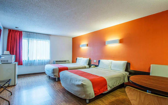 Family Garden Inn & Suites