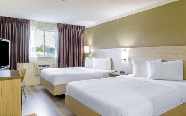 Motel 6 Niagara Falls, ON – Near the Falls