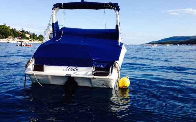 2 Bed House - Sleeps 4 - Hottub - Garden - Parking