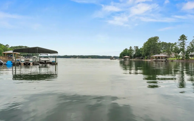 Lovin Lake Livin A Must-see!