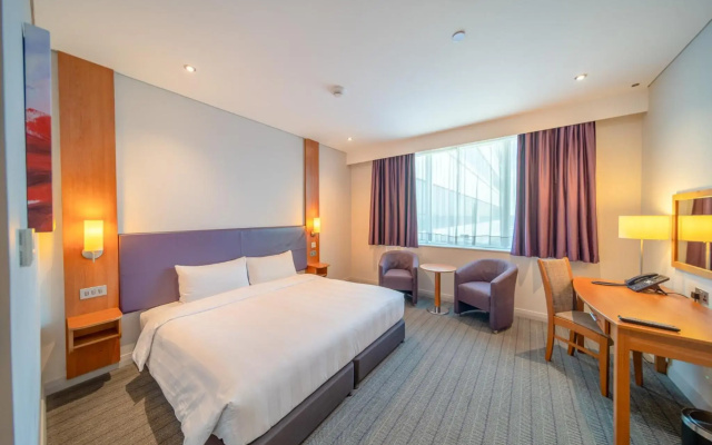 Premier Inn Abu Dhabi Airport (Business Park)