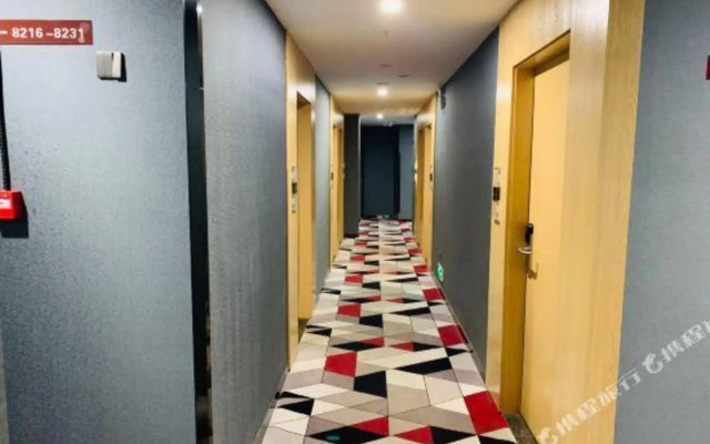 Shangkeyou Hotel(Dayanta Subway entrance)