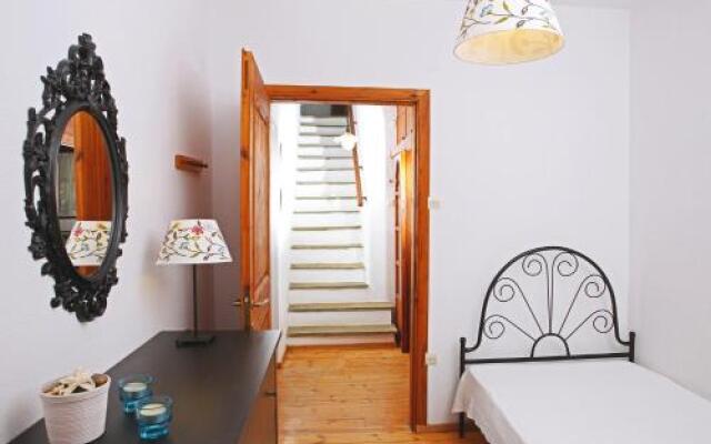Squirrel Beach Front Villa, Metamorfosi