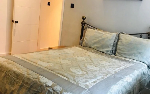 Clarendon Place Apartment