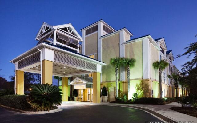 Holiday Inn Express Charleston, an IHG Hotel