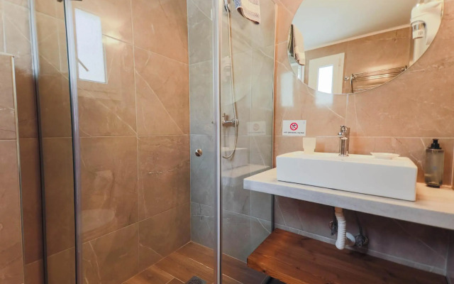 Bomo Tosca Beach Hotel