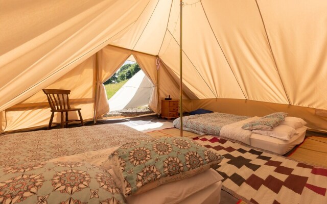 Wood Cabin & 4 Large Bell Tents - Hapus Hideaway