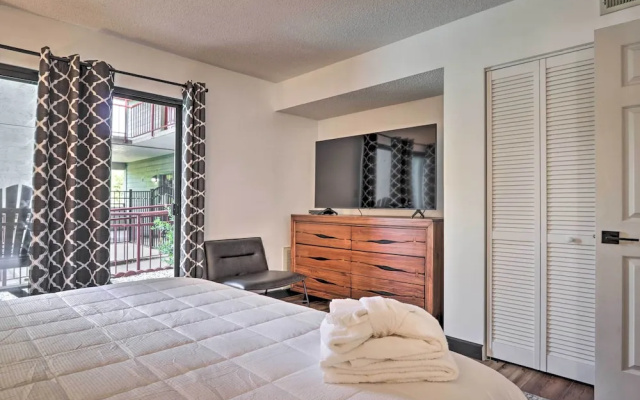 Walk Downtown! Gatlinburg Condo w/ Patio & Pool