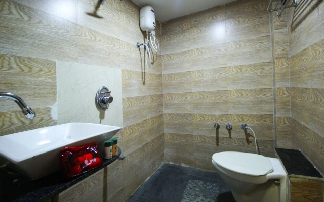 Hotel Midway Residency