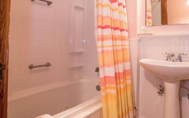 Terrace Inn and 1911 Restaurant