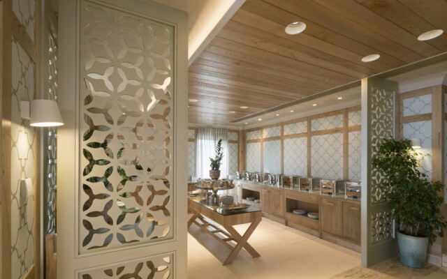 Ikos Oceania Hotel