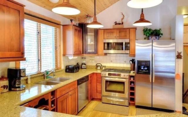 Scenic Wonder Creek Cabin 3 Bedroom loft
