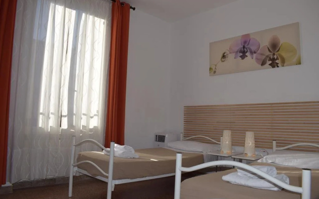 Mia Lodge B&B Hostel