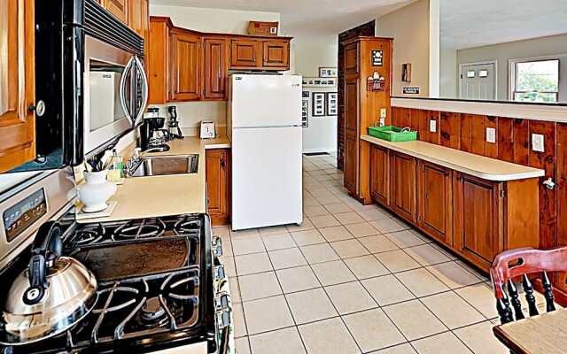 Oceanview Buzzards Bay Getaway by RedAwning