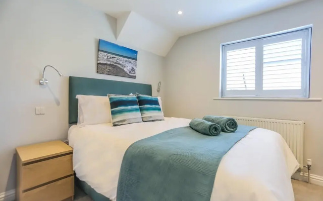 Seascape - 4 bed Home in Bracklesham Bay
