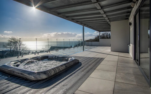 Sunrise - 5 Bedroom Home - Pendine