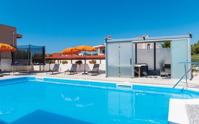 Stunning Home in Brodarica With Jacuzzi, Wifi and 4 Bedrooms