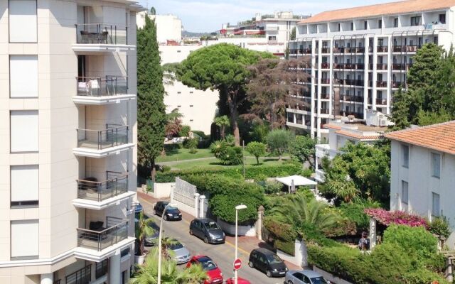 Cannes Croisette Mer