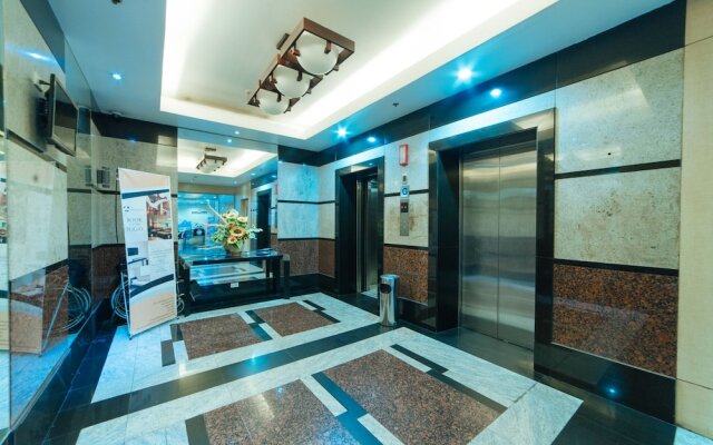 Golden Panda Dormtel by RedDoorz