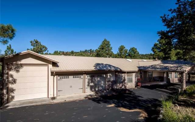 Natures Outlook - Three Bedroom Cabin